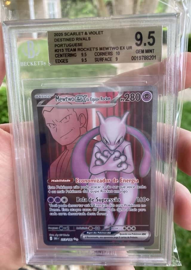Team Rocket's Mewtwo ex UR