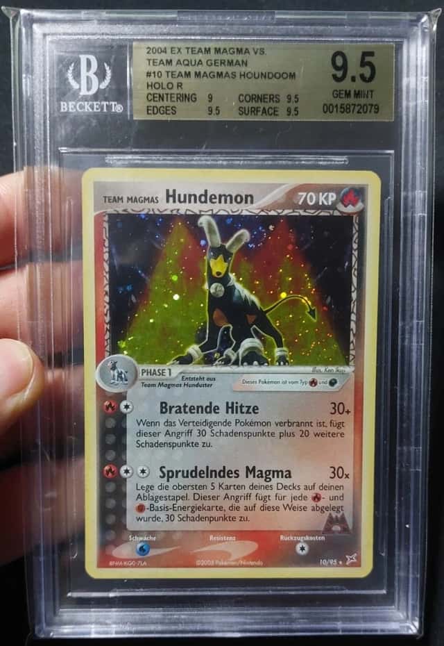 Team Magma's Houndoom HOLO R