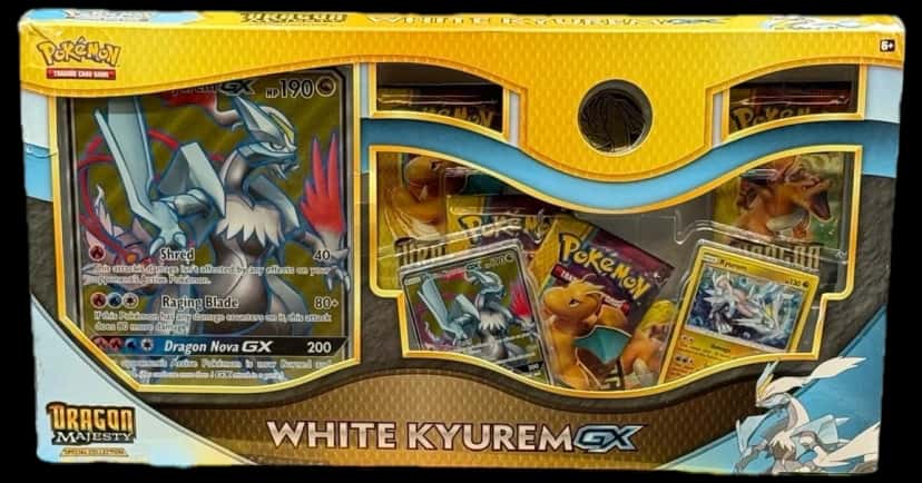 Dragon Majesty White Kyurem Special Collection collection box